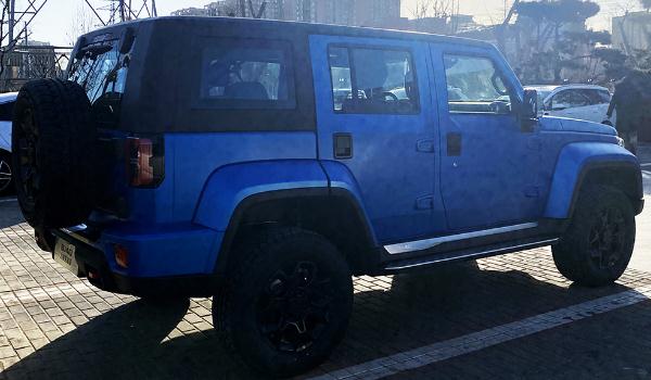 北京BJ40刀鋒英雄版上市，自駕游就選它（價(jià)格實(shí)惠）