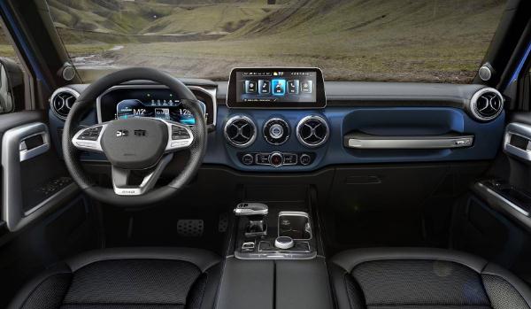 北京BJ40刀鋒英雄版上市，自駕游就選它（價(jià)格實(shí)惠）