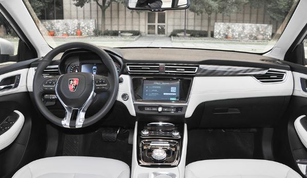 新款榮威Ei5上市，實現(xiàn)8.3秒破百（速度與智能并存）