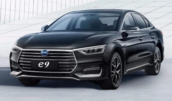 比亞迪e9純電專車上市，NEDC續(xù)航里程為506公里（售價22.98萬）