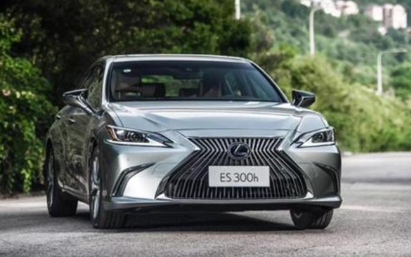 享譽全球的經(jīng)典車型 雷克薩斯es300h新款價格多少