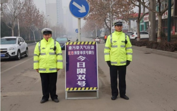 忘了車(chē)限號(hào)開(kāi)了一天罰多少錢(qián) 忘記限號(hào)開(kāi)車(chē)怎么辦