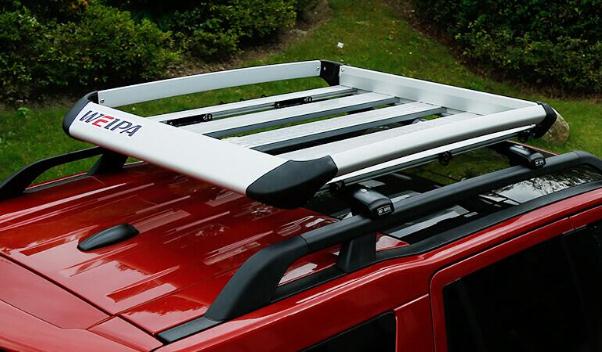 車頂行李架，車型不同款式也不同（不影響美觀）