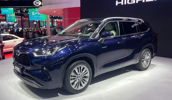 16萬2.0L發(fā)動(dòng)機(jī)推背感十足 豐田suv車型大全