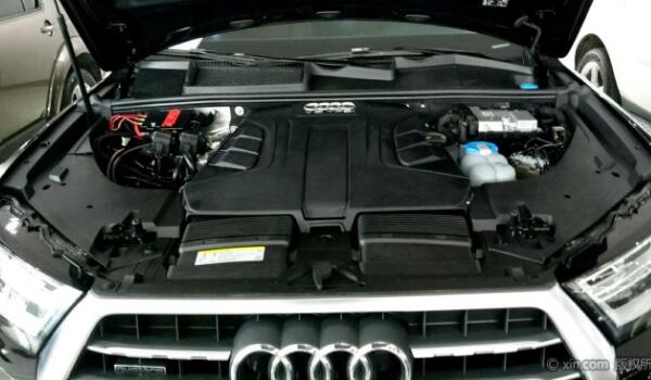 2款發(fā)動(dòng)機(jī)4種車型配置升級 奧迪q7車報(bào)價(jià)