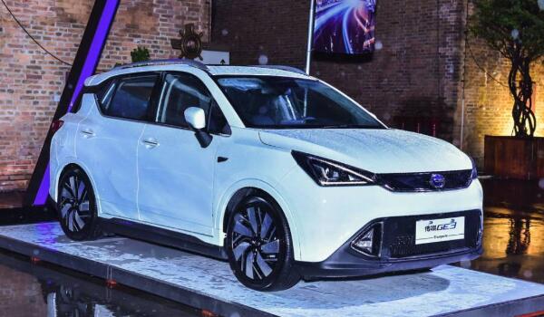 遙控鑰匙外有機(jī)關(guān)內(nèi)有乾坤 傳祺ge3鑰匙沒電怎么啟動