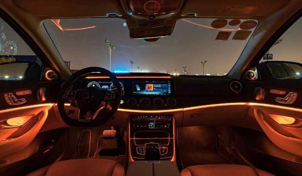 盾形格柵經(jīng)典立標奢華內飾 e300l奔馳價格