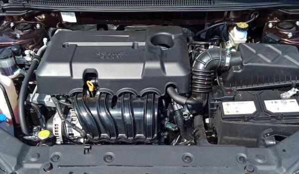 燃油排放系統(tǒng)出問(wèn)題 發(fā)動(dòng)機(jī)故障標(biāo)志亮燈解決辦法