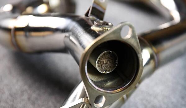 燃油排放系統(tǒng)出問(wèn)題 發(fā)動(dòng)機(jī)故障標(biāo)志亮燈解決辦法