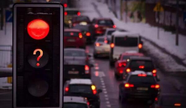越過(guò)停止線停車(chē)算不算闖紅燈 闖紅燈扣幾分罰多少錢(qián)