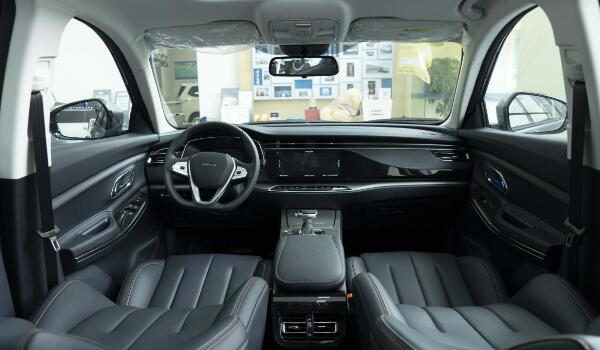 1.5T藍(lán)鯨發(fā)動機(jī)最大功率131kw 長安歐尚x7參數(shù)配置