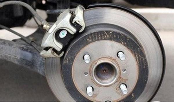 主動剎車/主動安全系統(tǒng)，提高行車安全（行車技術(shù)）