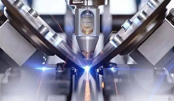 激光焊接車身，焊縫寬度控制在2mm以下（精準(zhǔn)可控）