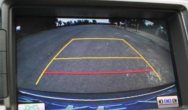 后倒車雷達，保護車身不受刮蹭（性價比高）