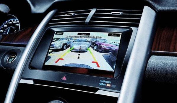 倒車視頻影像，讓你準確把握后方路況（減少安全事故）