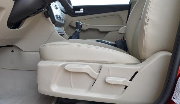 座椅高低調(diào)節(jié)，怎么舒服怎么調(diào)(手動調(diào)節(jié)、自動調(diào)節(jié)）