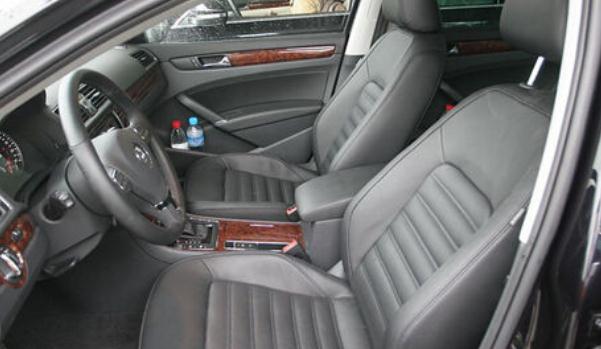 肩部支撐調(diào)節(jié)，適合的駕駛姿勢(shì)（自動(dòng)手動(dòng)和充氣的方式）