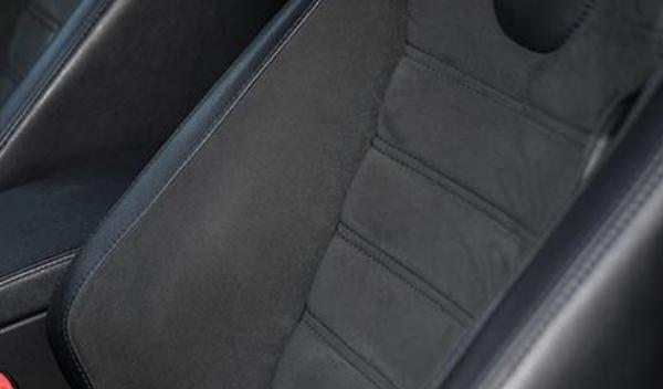 肩部支撐調(diào)節(jié)，適合的駕駛姿勢(shì)（自動(dòng)手動(dòng)和充氣的方式）