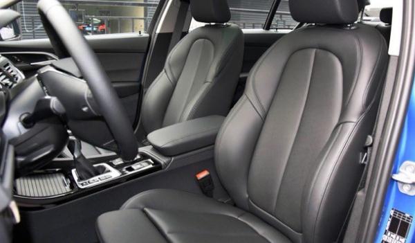 運動風(fēng)格座椅，運動風(fēng)的時尚感（年輕人偏愛運動風(fēng)）