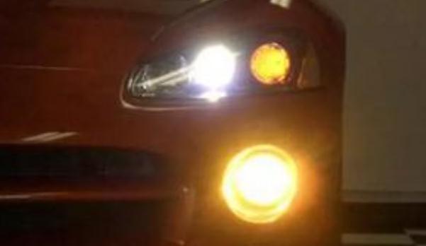 什么是車前霧燈，鹵素黃色光霧燈（穿透能力強(qiáng)）