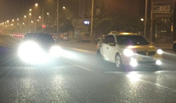 什么是遠光燈，正確使用遠光燈（文明駕車）