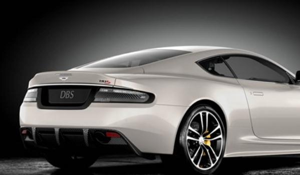 什么是電動(dòng)擾流板，高端車型的配置（不影響日常駕駛）