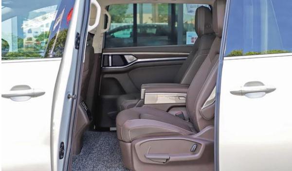 什么是側(cè)滑門，高端車型的標(biāo)配（方便個(gè)性又實(shí)用）