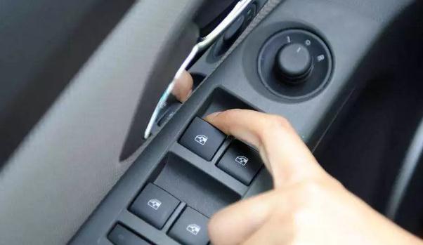 什么是車窗一鍵升降功能，提高駕駛安全系數(shù)（隨意升降調(diào)整）