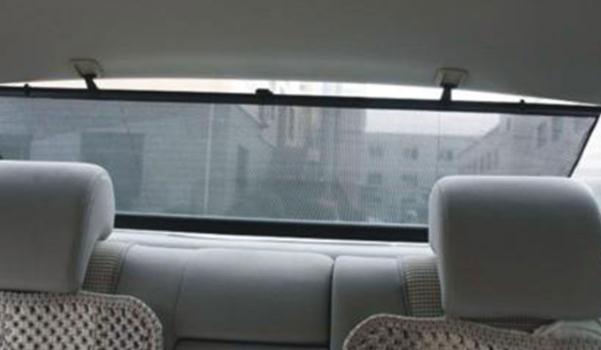 什么是后排側(cè)遮陽簾，高端車型配置自動模式（保護隱私提升舒適度）