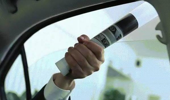 什么是車窗防夾手功能，智能識(shí)別很貼心（通過(guò)觸覺(jué)和視覺(jué)執(zhí)行）