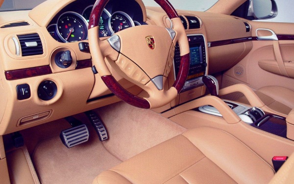 保時捷卡宴功能介紹 老司機(jī)教你用保時捷卡宴