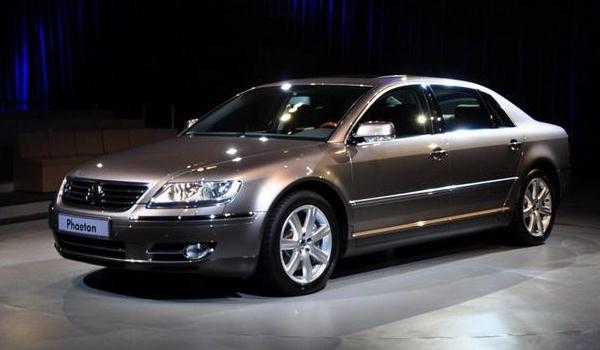 輝騰多少錢一輛，不怕奔馳寶馬，就怕大眾帶字母（奢華低調(diào)不起眼）