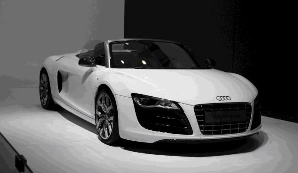 奧迪敞篷車多少錢，39.7萬豪華跑車帶回家（奢華無比）