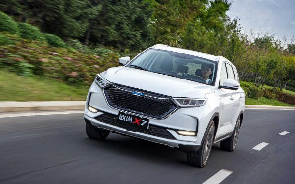 十萬元買什么suv好 長(zhǎng)安歐尚x7性價(jià)比十足