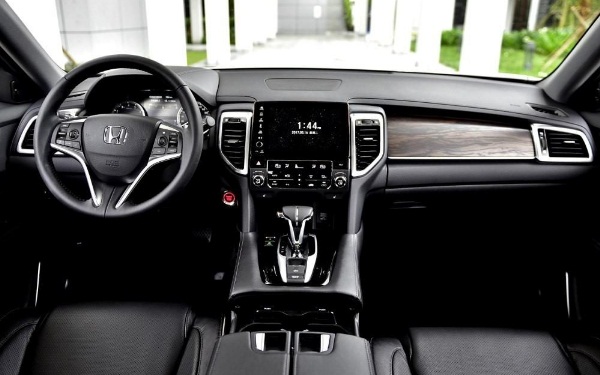 東風本田urv370價格 裸車價26萬左右