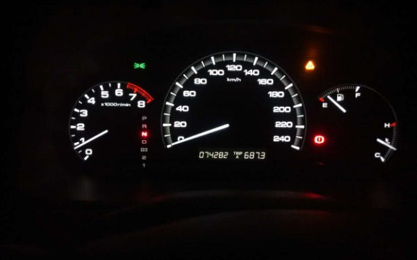 儀表盤(pán)黃燈三角感嘆號(hào) 儀表盤(pán)黃燈什么意思