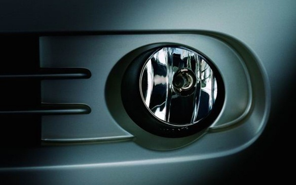 前后霧燈怎么同時(shí)打開(kāi) 汽車霧燈有什么實(shí)際作用