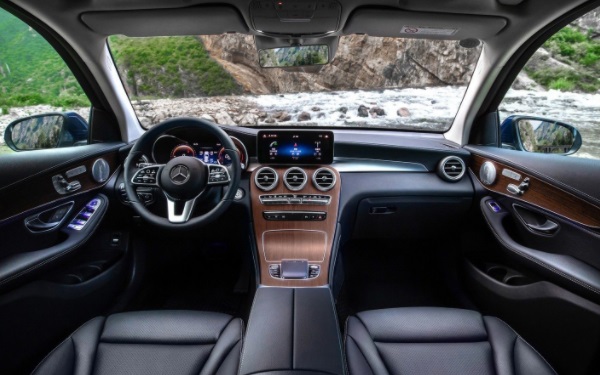 奔馳glc300真實測評 奔馳glc300進(jìn)口怎么樣