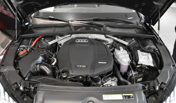 奧迪a4l什么發(fā)動(dòng)機(jī)型號 2.0T直列四缸渦輪增壓發(fā)動(dòng)機(jī)