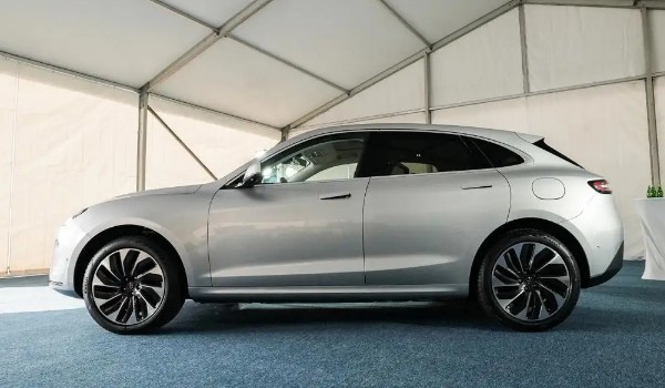 問(wèn)界m5有幾個(gè)氣囊 采用了6個(gè)安全氣囊(壽命10年以上)