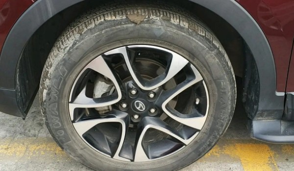 東南dx7輪胎型號(hào) 輪胎型號(hào)為235/55 r18