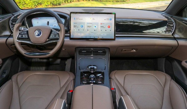 比亞迪漢油耗多少真實(shí)油耗 百公里油耗實(shí)測(cè)6.8L