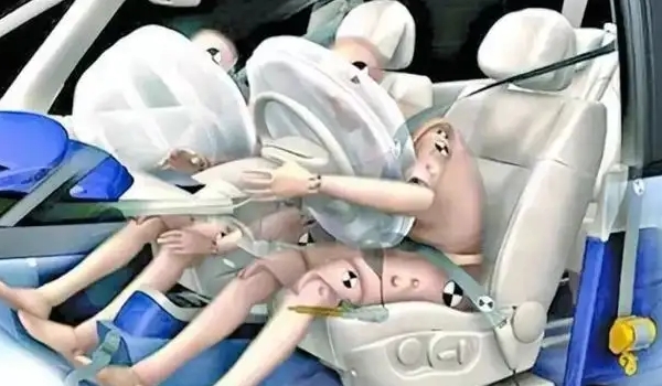 日產(chǎn)軒逸真的有那么好嗎 車(chē)身長(zhǎng)4.6米（安全性能優(yōu)秀）