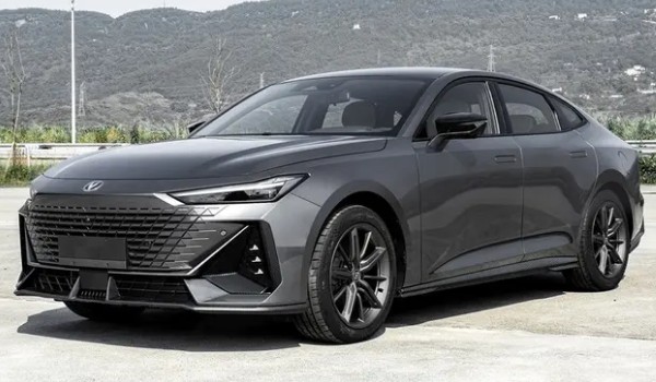 長(zhǎng)安uni-v變速箱怎么樣 變速流暢迅速(采用7擋濕式雙離合)