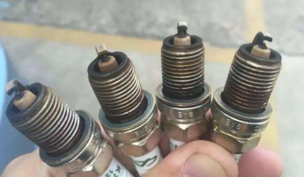 凱美瑞有多少個(gè)火花塞 共采用了四個(gè)火花塞