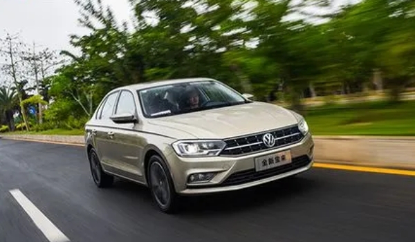 大眾寶來(lái)到底怎么樣 車(chē)身長(zhǎng)4.6米（百公里綜合油耗5L）