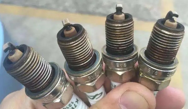 福特領(lǐng)睿有幾個(gè)火花塞 一共采用了4個(gè)火花塞(使用壽命4萬公里)