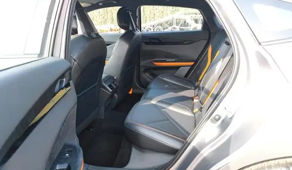 長(zhǎng)安uni-v車(chē)身尺寸是多少 長(zhǎng)寬高4680*1838*1430mm