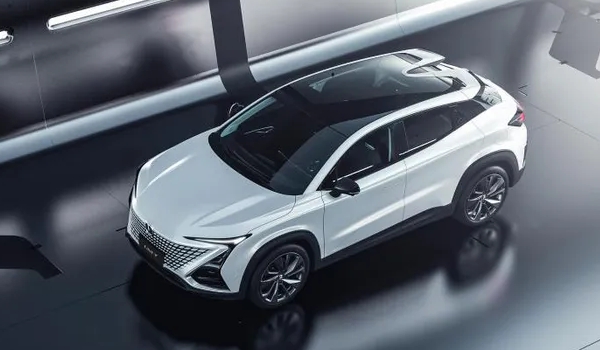 長(zhǎng)安uni-v車(chē)身尺寸是多少 長(zhǎng)寬高4680*1838*1430mm