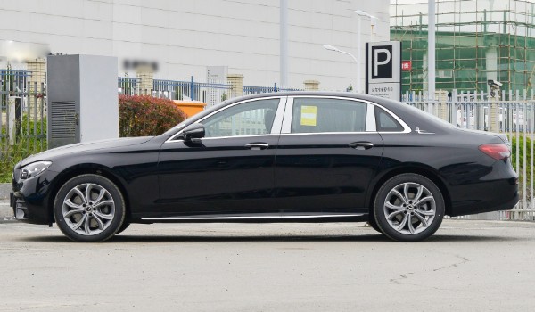 奔馳e級(jí)油耗多少錢(qián)一公里 油耗一公里8毛錢(qián)